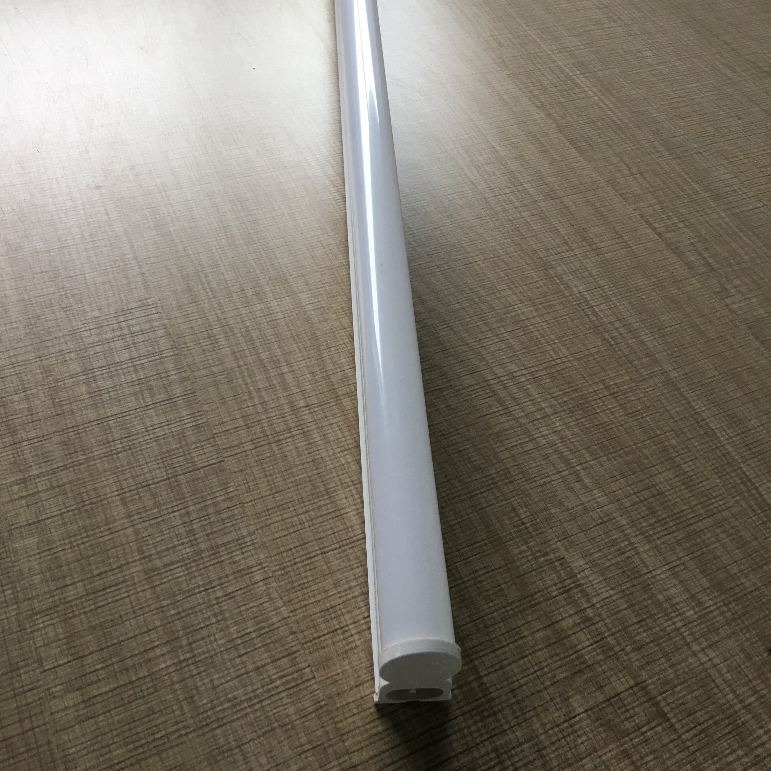 PC Tube Aquarium Plastic Factory Price Led T5 9w 12w 18w 22w 26w 5w 2ft 3ft 4ft 5ft 8ft Luminous Light Body Lamp Power Lighting