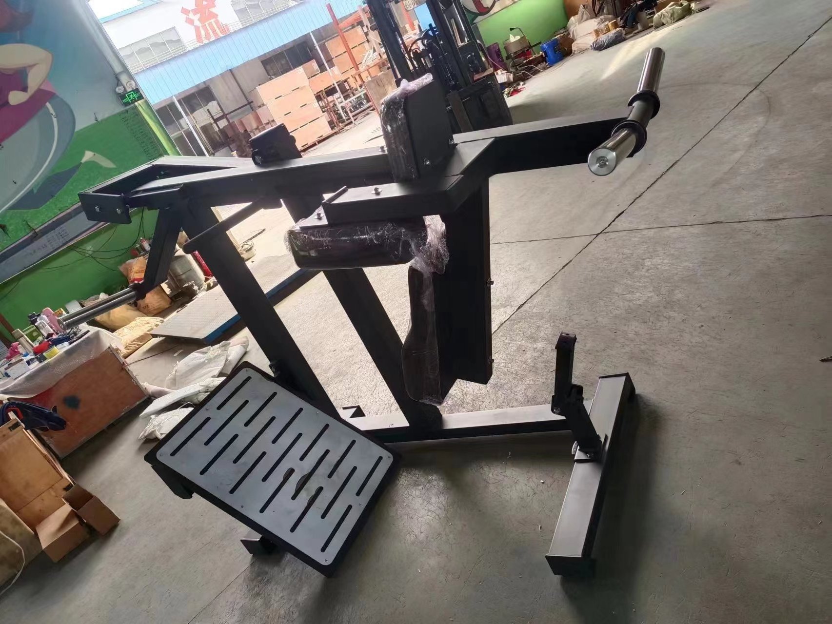 Hot Sale Chinese Factory Body Building Plate Loaded Machine For Gym Center Seated Squat Pendulum Machine