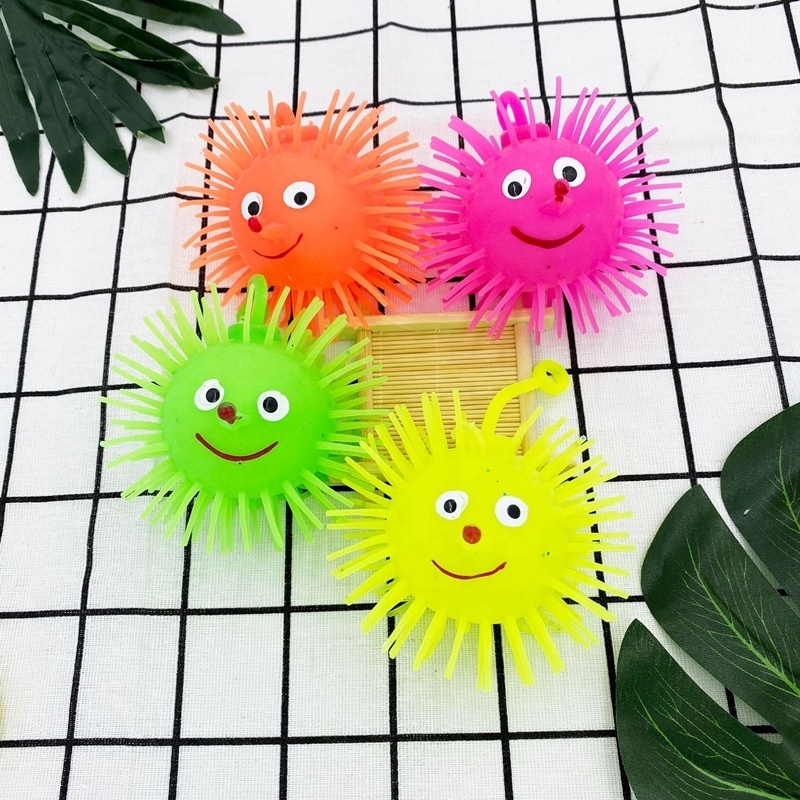 smiling face TPR Fluffy Light LED Ball Animal Nose  Squishy Face Flashing Puffer Balls for kids