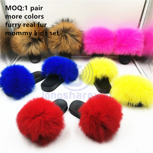 Wholesale 2022 custom colors logo free sample brown fluffy furry real big fox fur  raccoon fur slides slipper for women and kids