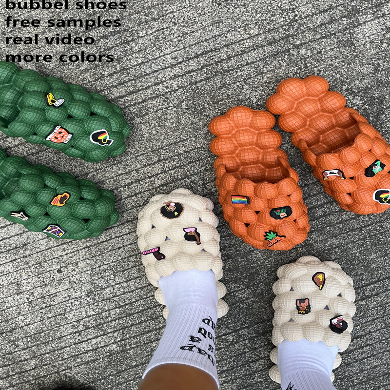 Free samples Cheap Bubble Slippers Flip Flop for Women'S and Men'S Fashion Outdoor Slippers EVA Unisex Bubble Slides with charms