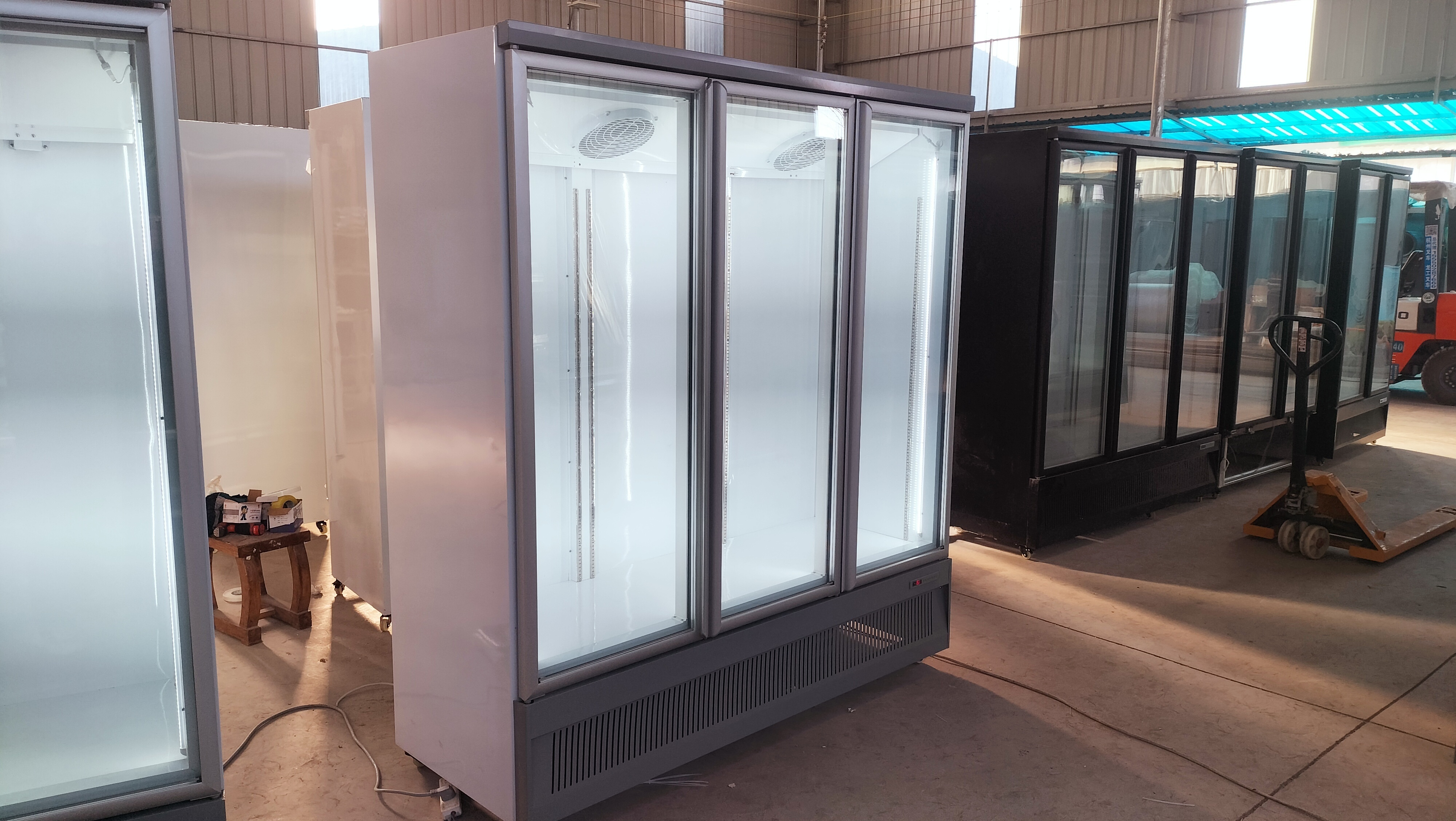 3 Door Supermarket Frameless Glass 1500L Meat Display Upright Freezer for Ice Cream Sea Food Beef