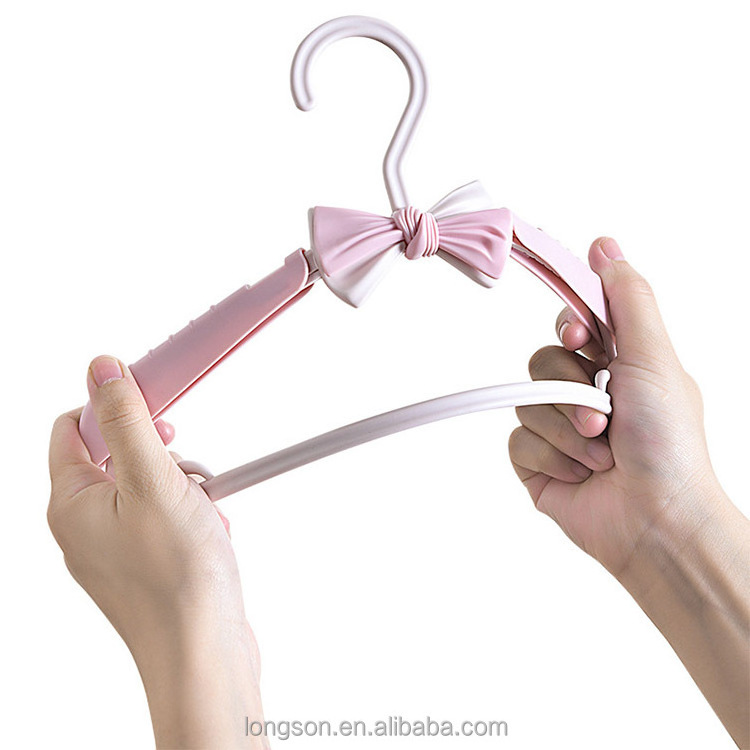 Retractable 2022 New Adjustable Kids Plastic Clothes Hangers With Bow For Children