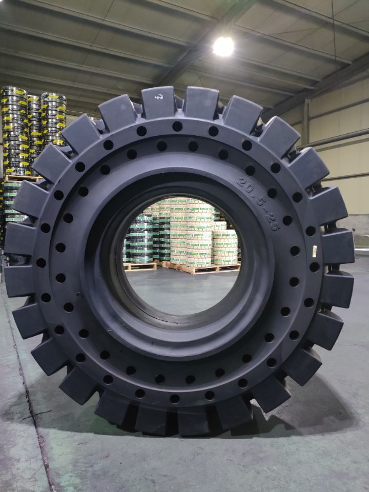 Solid wheel loader tire 17.5-25 20.5-25 big tyre for wheel loader crane loader steel plant mining ground