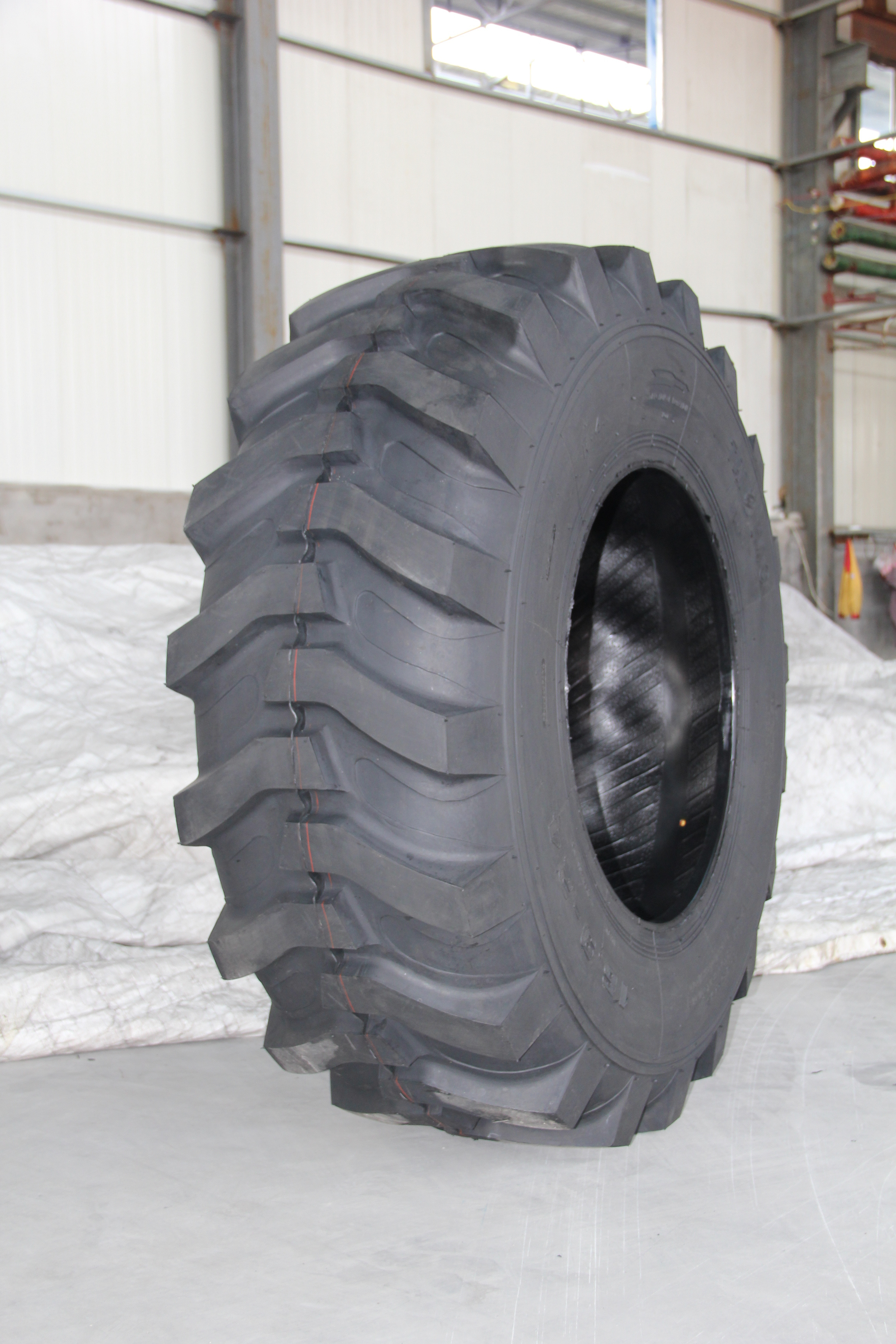 Agrictlture Tyre Farm Tractor Tyre 13.6-24 15.5-38 16.9-24 16.9-28 16.9-30 16.9-34 For Sale Snagresistance And Long Wear