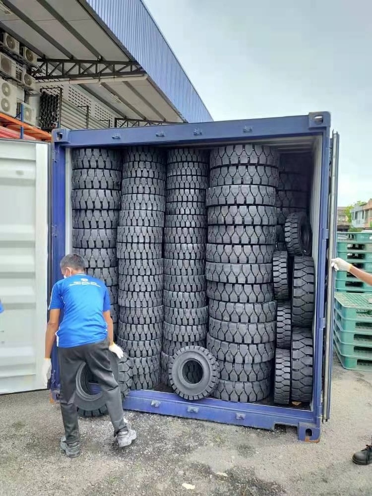 Tire Manufacture 14.00-24 Black Rubber New Solid Tyres For Vehicles