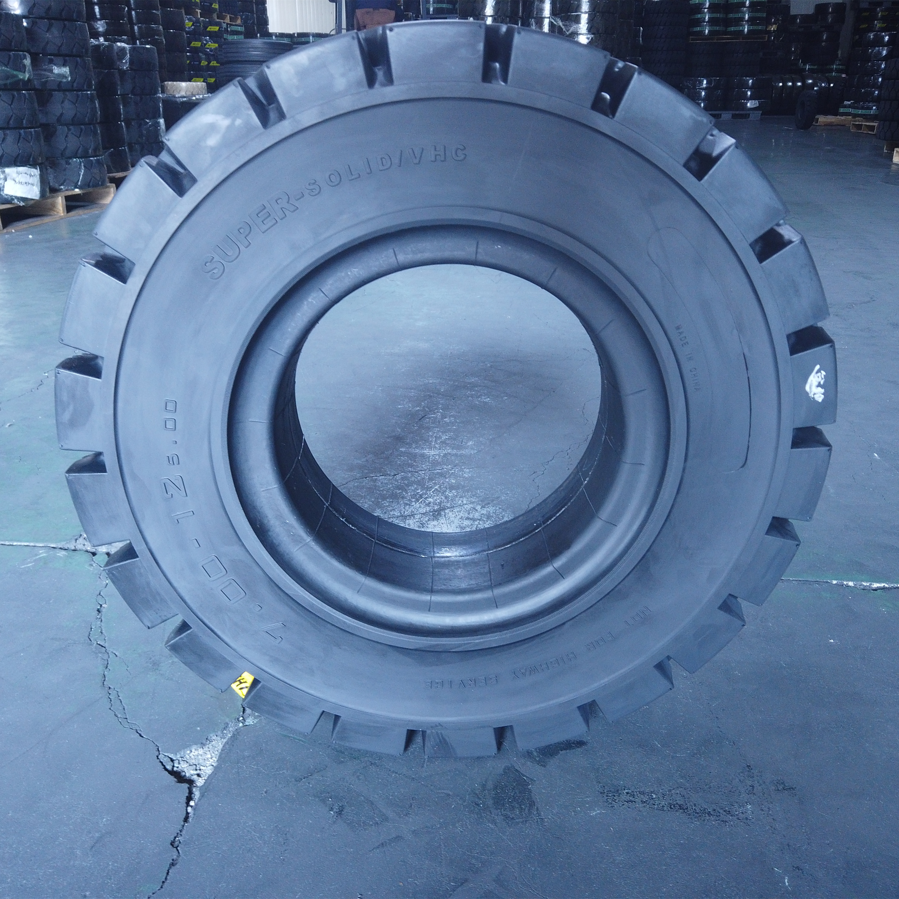 Factory Wholesale Forklift Parts 7.00-12 70012 700x12 7.00x12 Rubber Solid Tire with High Quality and long span life