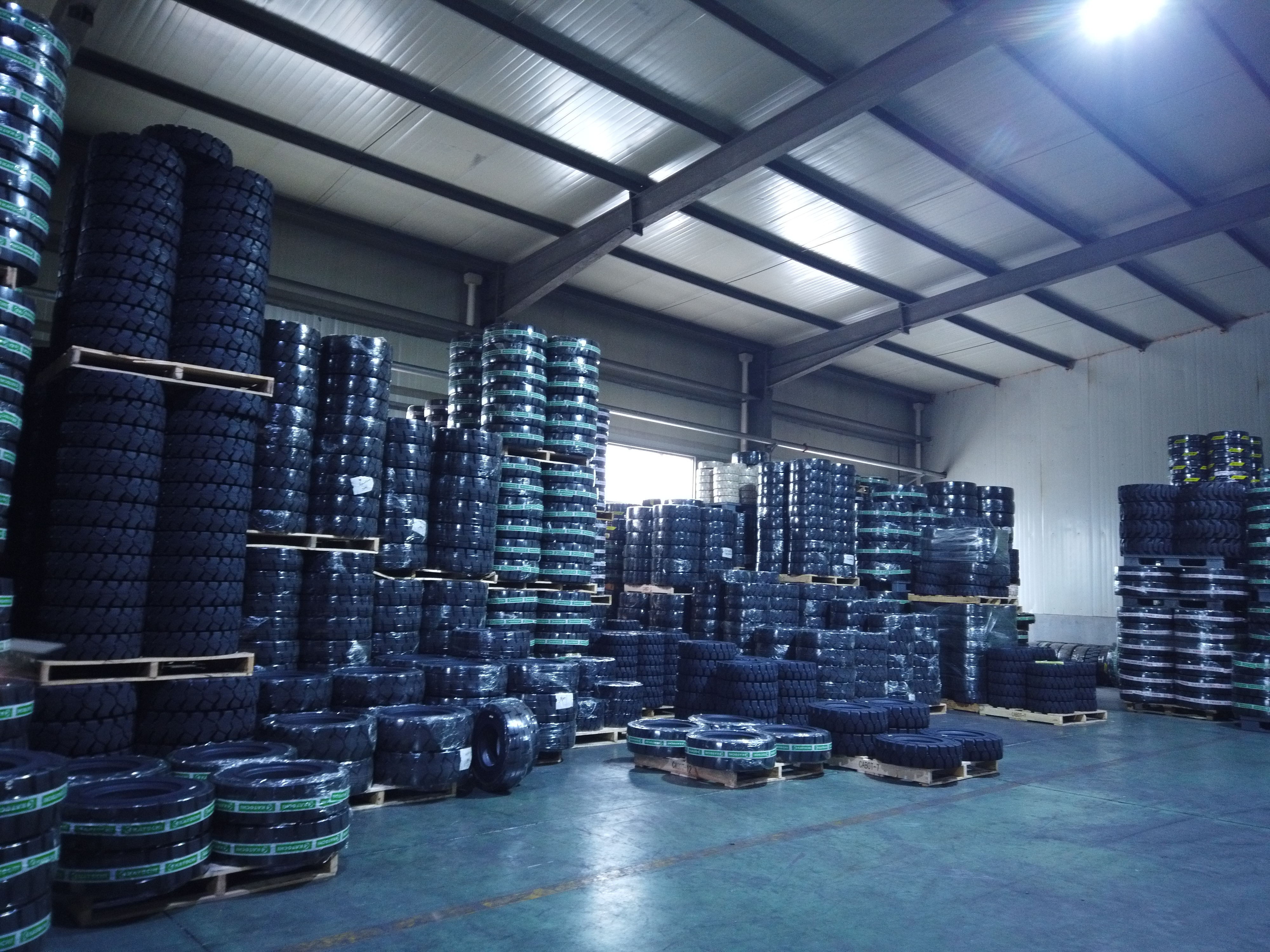 Good price non flat forklift tire 250-15 25015 355/65-15 industrial solid tire from china tire manufacturer