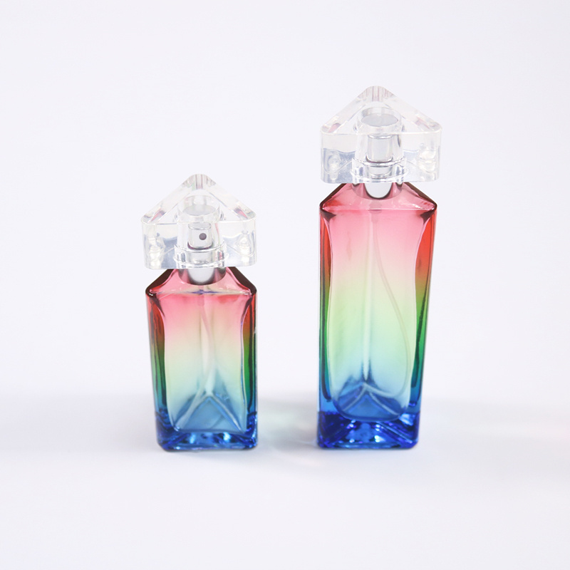 Factory Wholesale 30ml & 50ml Triangle Spray Glass Perfume Bottle with Acrylic Lid Empty Cosmetic Packaging