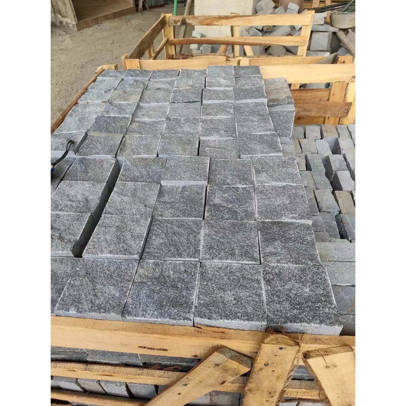 Natural Cobble Stone Light Grey Black Cobblestone Cube Brick Outdoor Driveaway Walkway Paving Stone Garden Landscaping Stone