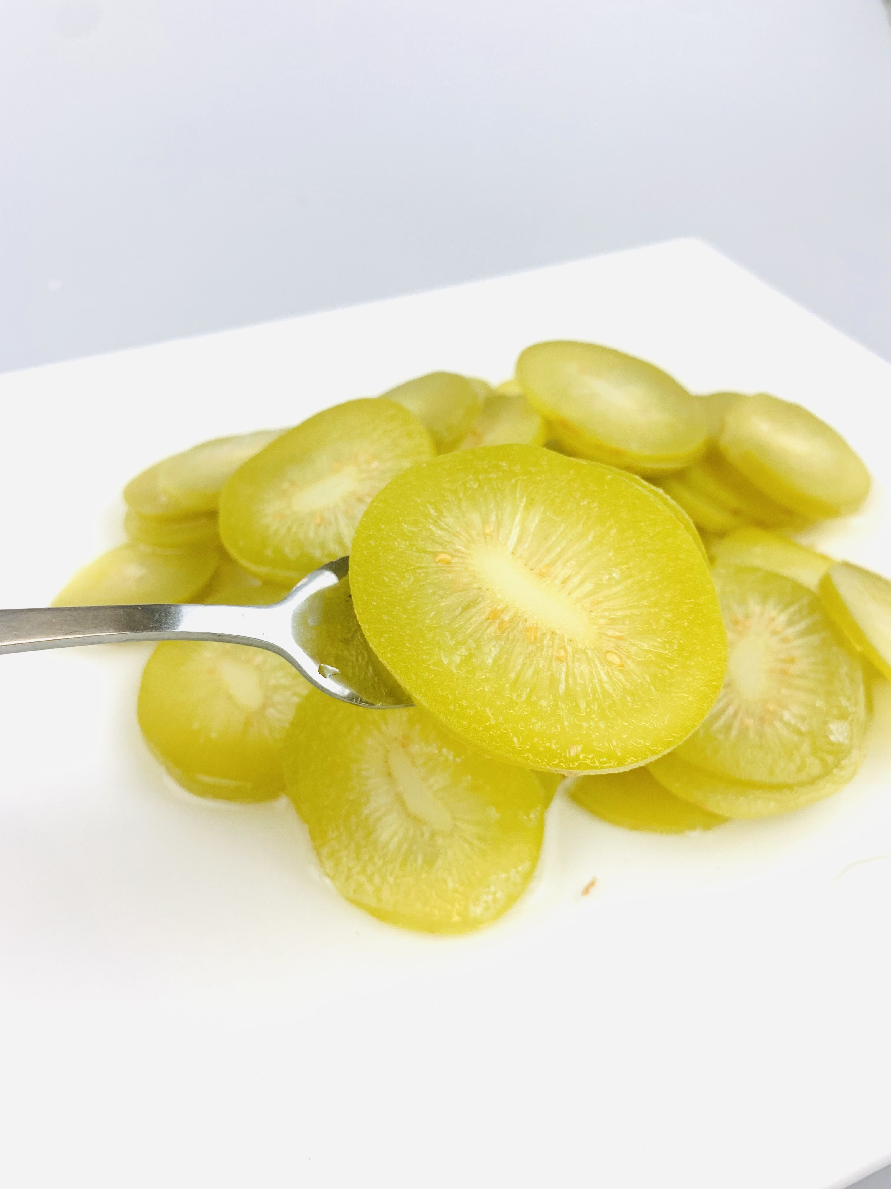 Hot sale Canned Kiwi Fruit in syrup Slices Canned Fruit factory price