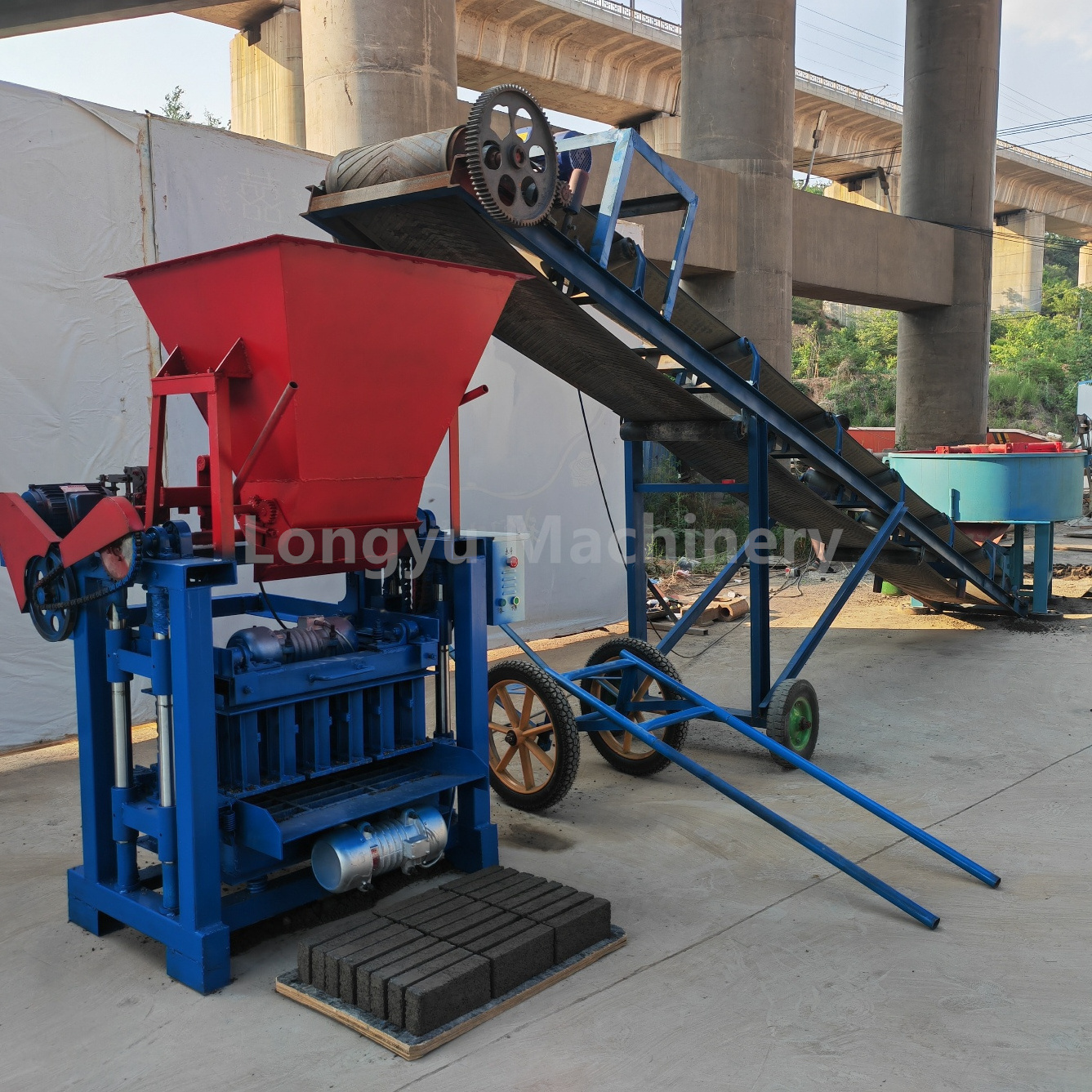 4-35 type mobile brick making machine hydraulic steel bar cushion block machine slag coal gangue brick making machine