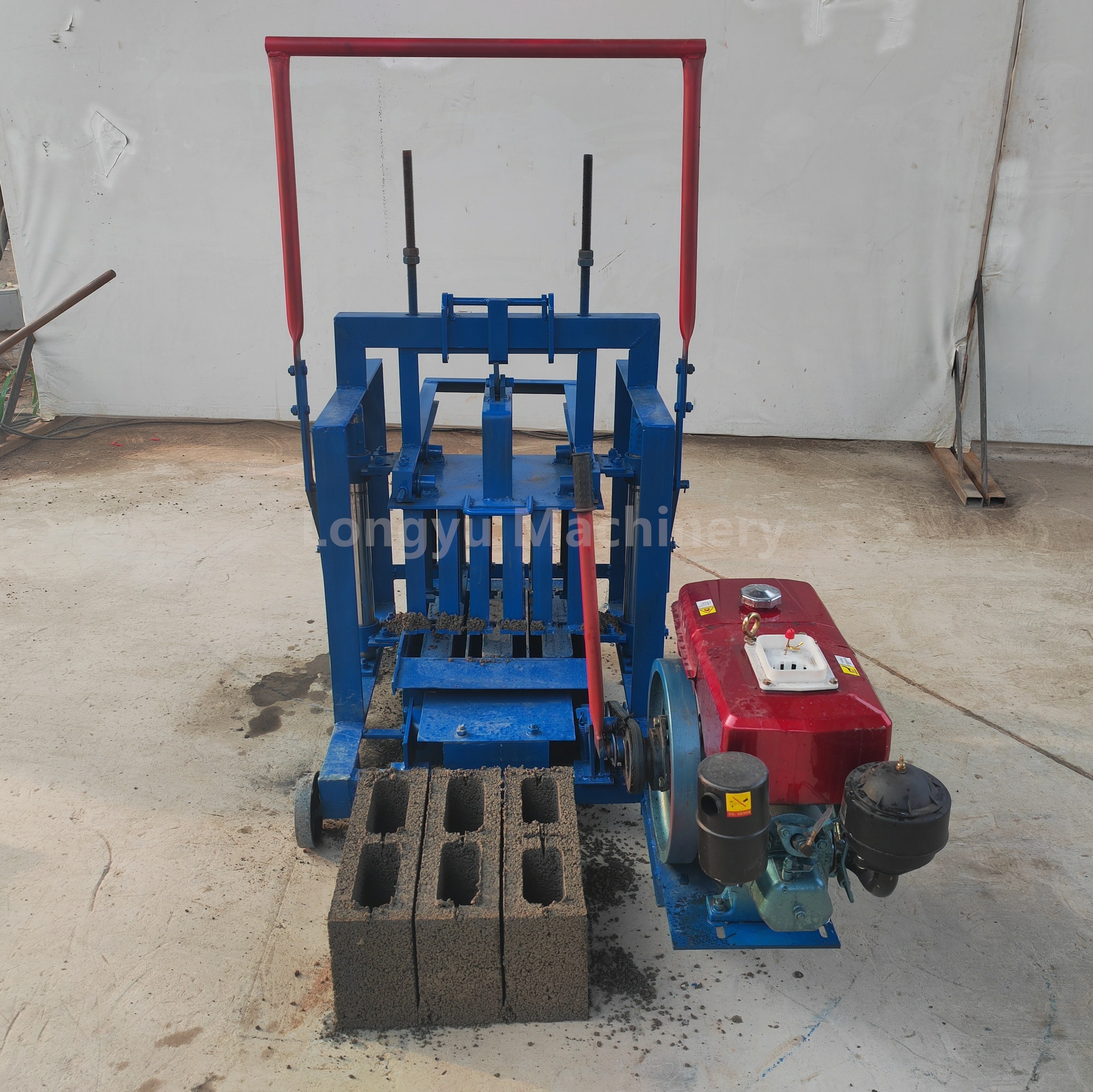 Diesel engine power vibration extrusion brick making machine Paving brick interlocking brick machine