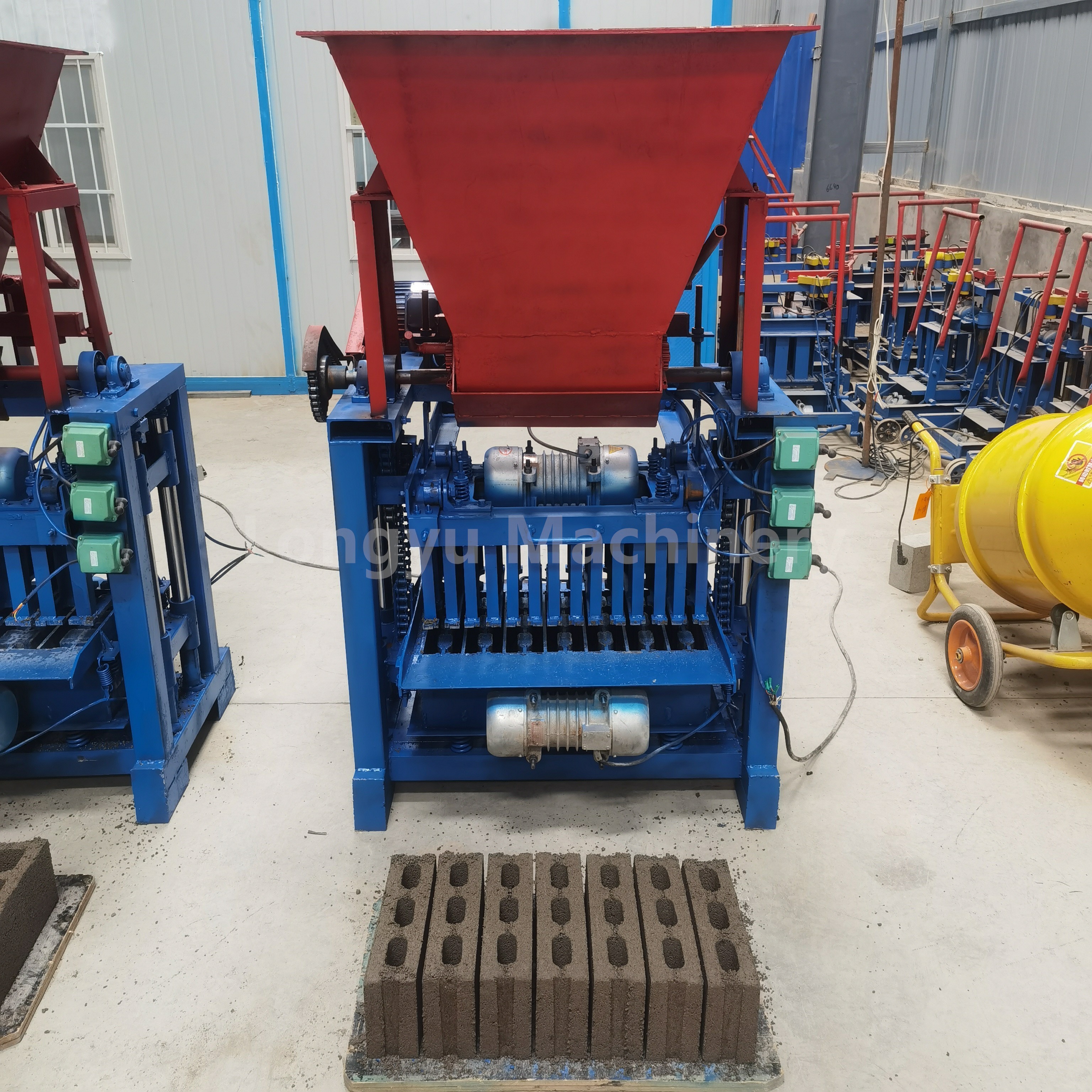 4-35 type mobile brick making machine hydraulic steel bar cushion block machine slag coal gangue brick making machine