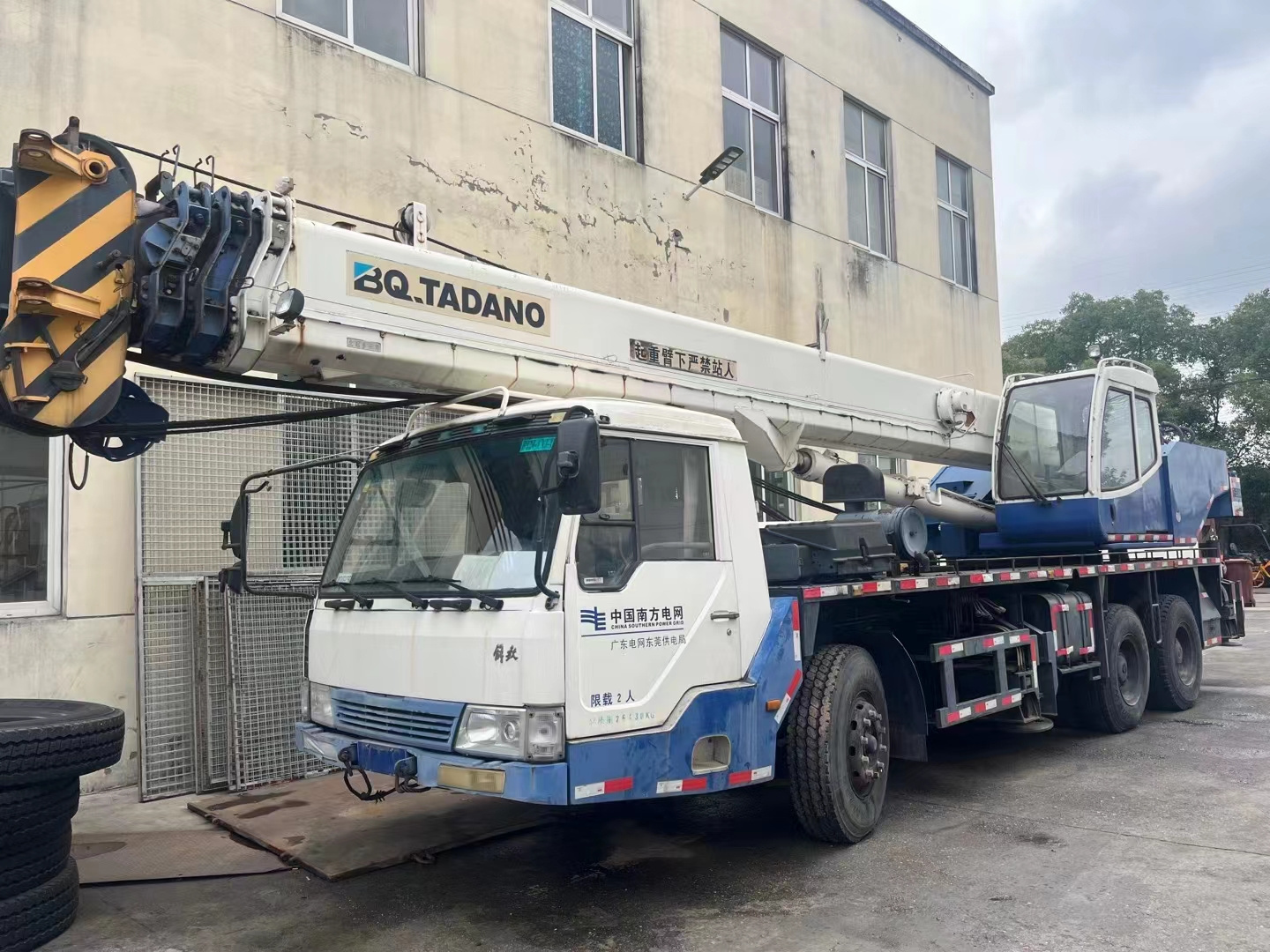 Cheap 25 Ton Rough Terrain TADANO Crane Second-hand Crane Truck In Good Condition