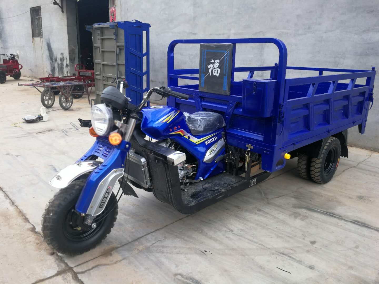 Cheap Petrol Three Wheel Cargo Tricycle Motorcycle 5 Wheel Trike Petrol Motorcycle