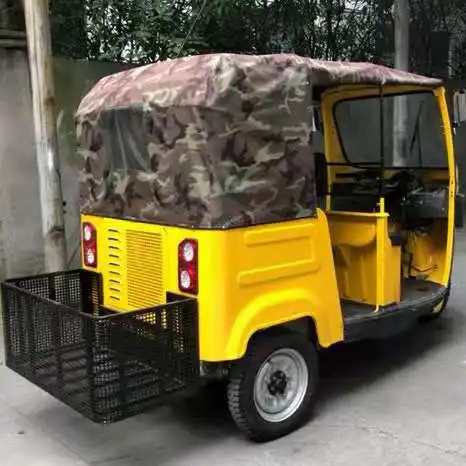 Gasoline Fueled 150cc Tuk Tuk Moto Taxi Tricycle for Adults Stylish Rickshaw Alternative with Open Body Design