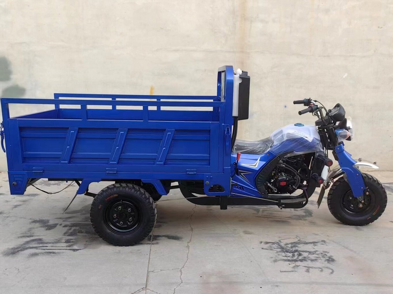 Water Cooled Engine 3 Wheel Tricycle Cargo Tricycle Motorcycle For Loading Tricycle Made In China