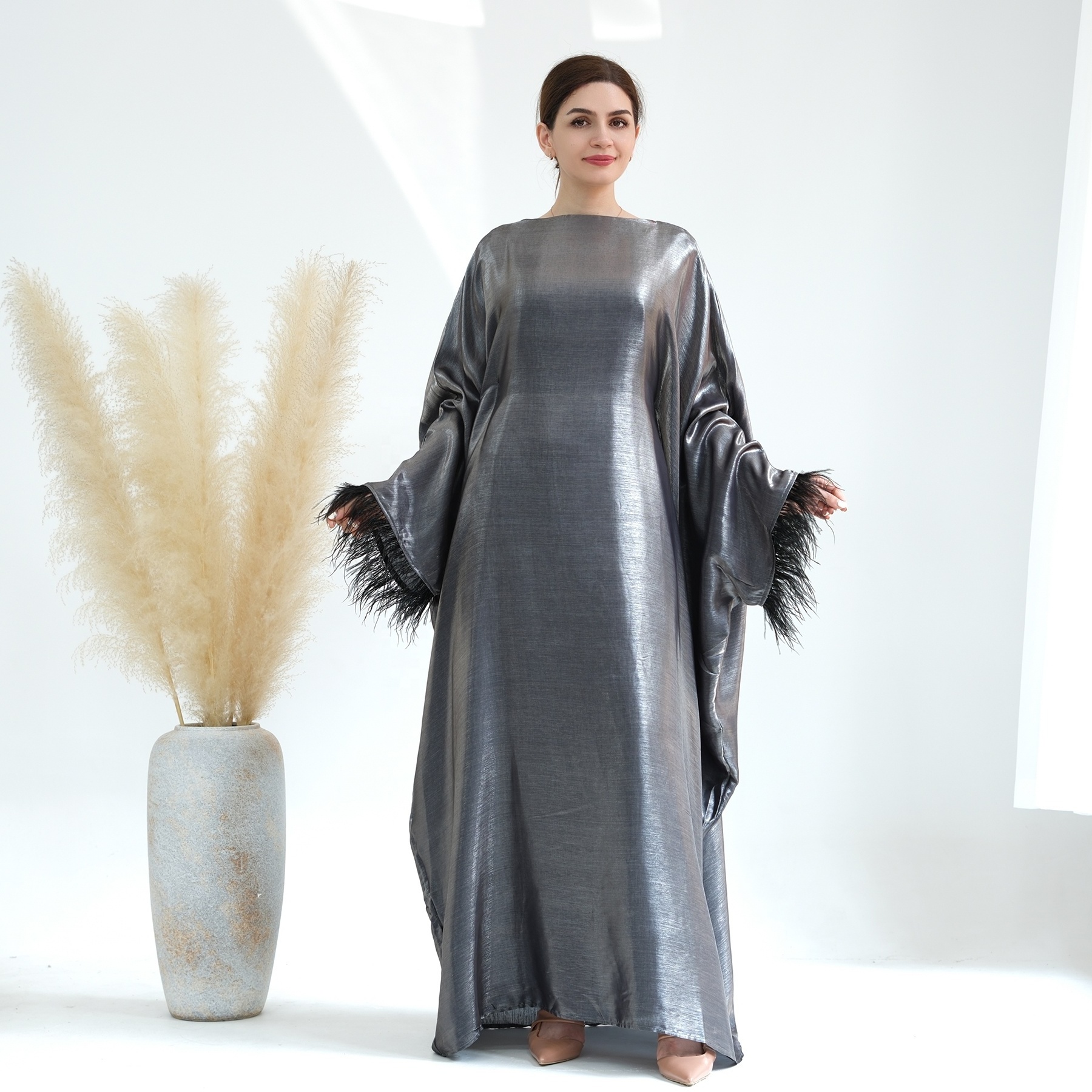 Loriya Islamic Clothing Feather Closed Abayas Women Muslim Dress Turkey Dubai Abaya Modest Dress with Inside Tie Belt