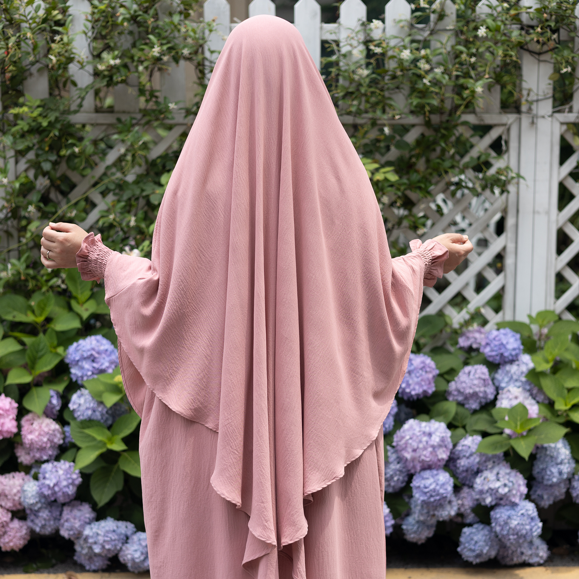 2023 Loriya Fashion New Arrival One Layer Flowy Khimar Women Muslim Long Hijab Dress Top Jilbab Abaya Maxi Khimar