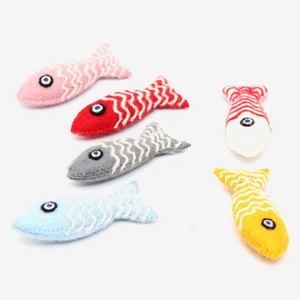 Adorable Cat Toys Colorful Handmade Felt Fish Pet Toys Holiday Gifts for Cats Pets | 100% New Zealand wool