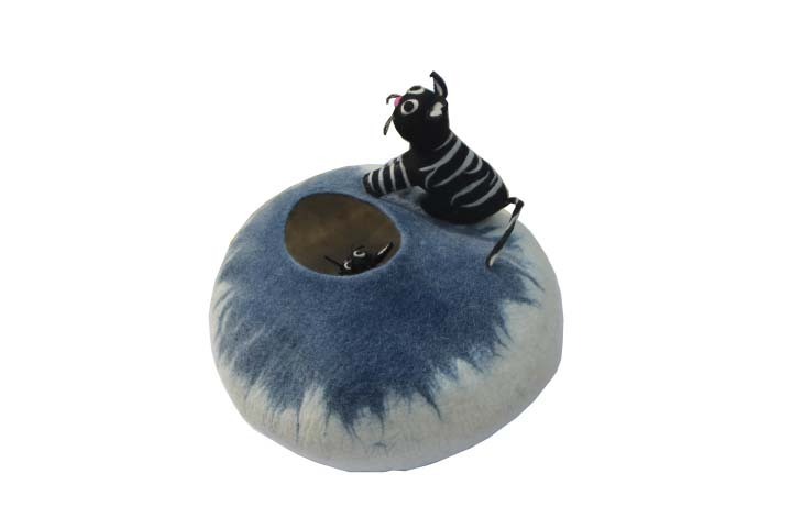 100% handmade Felt cat cave  Nepal | Wholesale Handcrafted Eco friendly indoor  wool felt pet bed