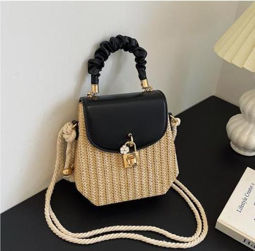 2024 Trendy Woven Lady Straw Mobile Phone Crossbody Handbag Women PU Flap Small Square Shoulder Bag with Lock