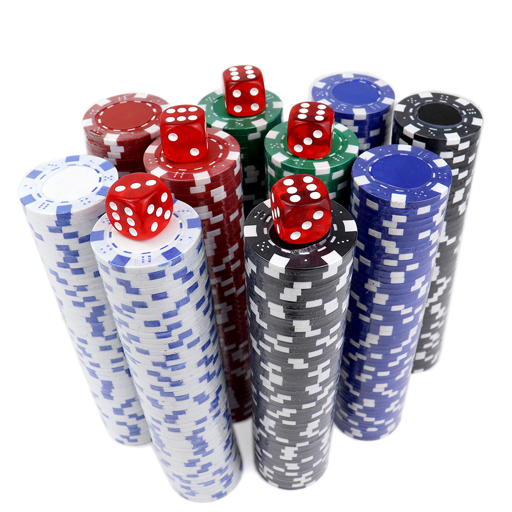 Wholesale clay 500 pcs  poker chip set in Aluminium cases with playing cards delear and dice for casino and poker room