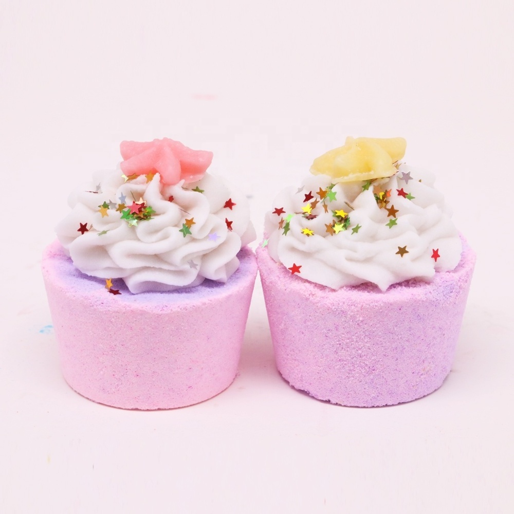 Wholesale Natural Body Moisturizing China Pink Bath Bombs Handmade Christmas Toys Inside Birthday Organic Cup Cake Bath Bomb