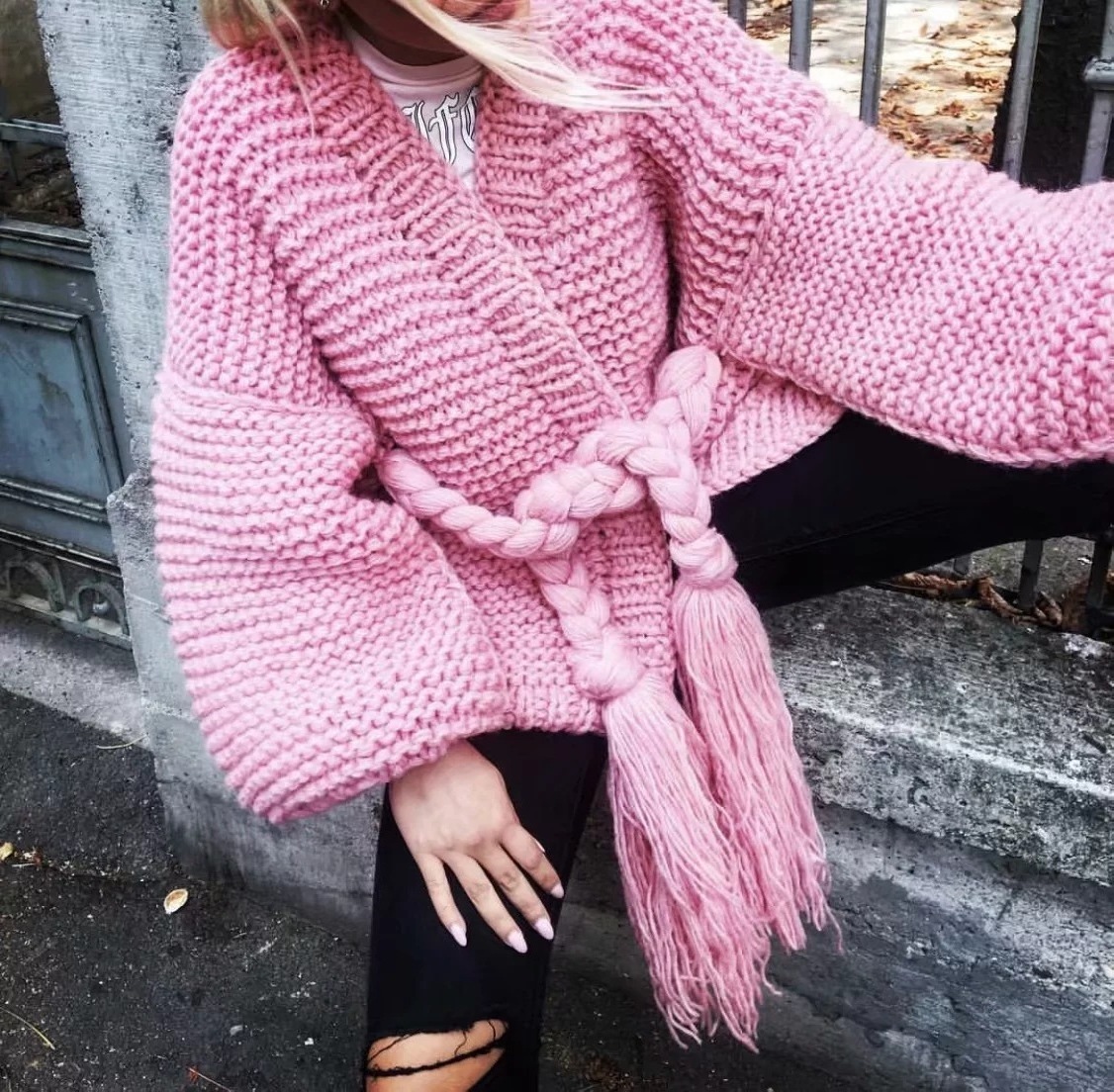 Hand knitting tassel belt women sweater