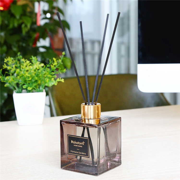 Hot sale multi scent 100ml 200ml clear black glass bottle aromatherapy stick air freshener reed diffuser