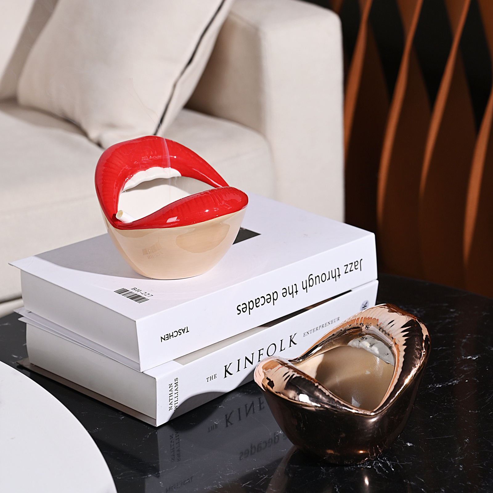 Hand Painted Custom Fashion Creative Design Cigar Smoking Accessories Creative Sexy Lip Fashion Ashtray Cigar Holder