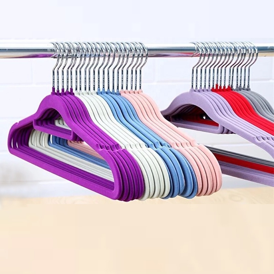 Factory Supply Ultra Thin Space Saving 360 Degree Swivel Hook Velvet Surface Clothes Hanger