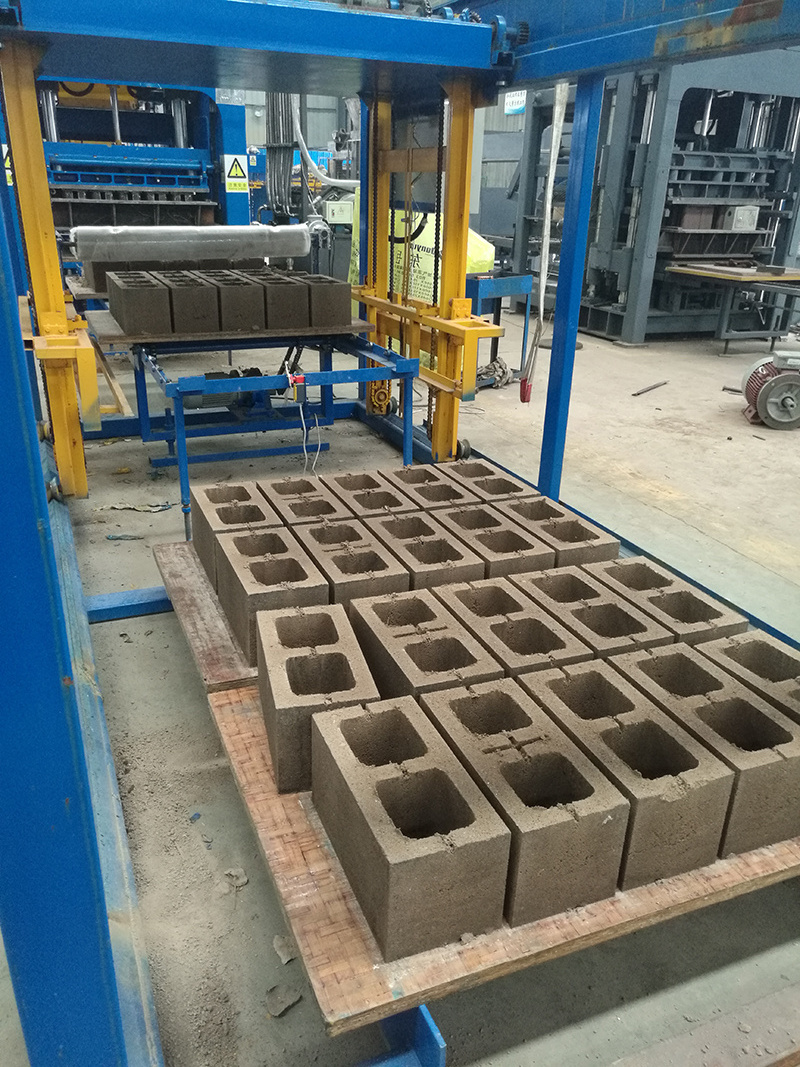 Full automatic brick making machine large hydraulic cement clay brick making machine