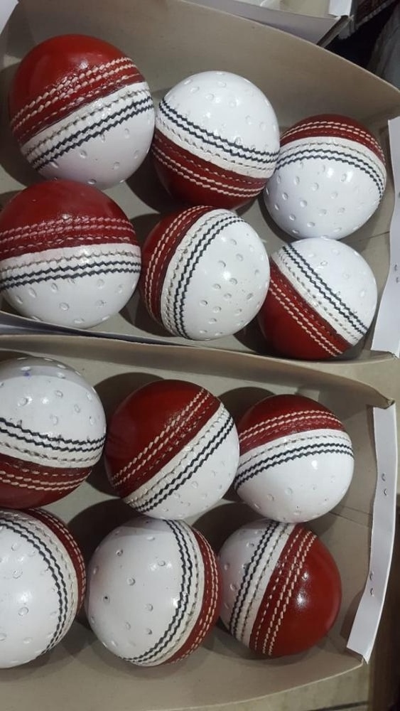 Practice ball Good Quality Cricket Ball Machine Made Best Design Swing Cricket Balls