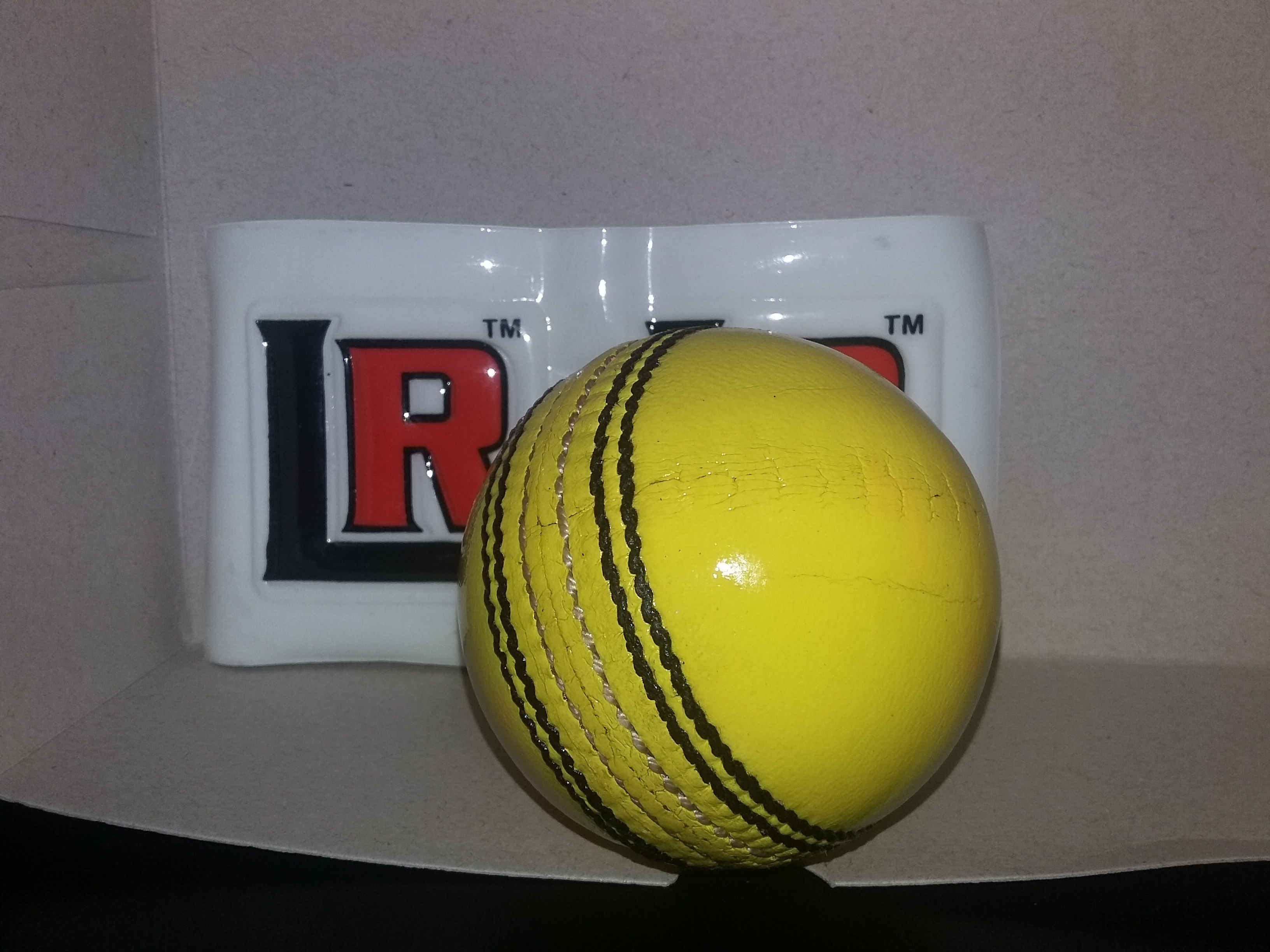 Cricket Balls Kooka Burra Level Professional Cricket Ball Cheap Price Good Quality Custom Made All Colors cricket balls