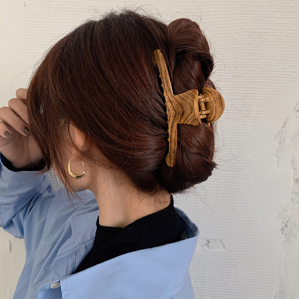 LRTOU Wholesale European Designer Women Hair Accessories Fashion Geometric Big Elegant Retro Wooden Type Hair Claw Clips