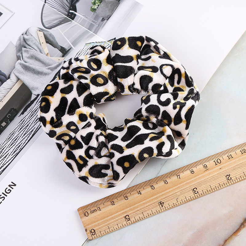 2019 Wholesale Women Hair Accessories Fabric Leopard Animal Print Velvet Elastic Hair Band Hair Ties Scrunchies