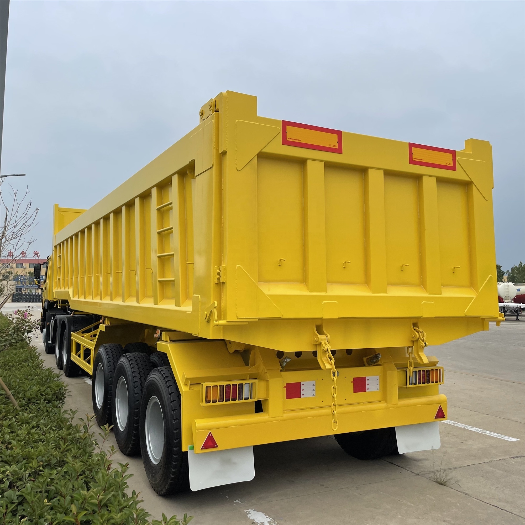 Used Sinotruk head heavy duty 10 wheeler 6x4 371HP 420HP Tractor truck for sale