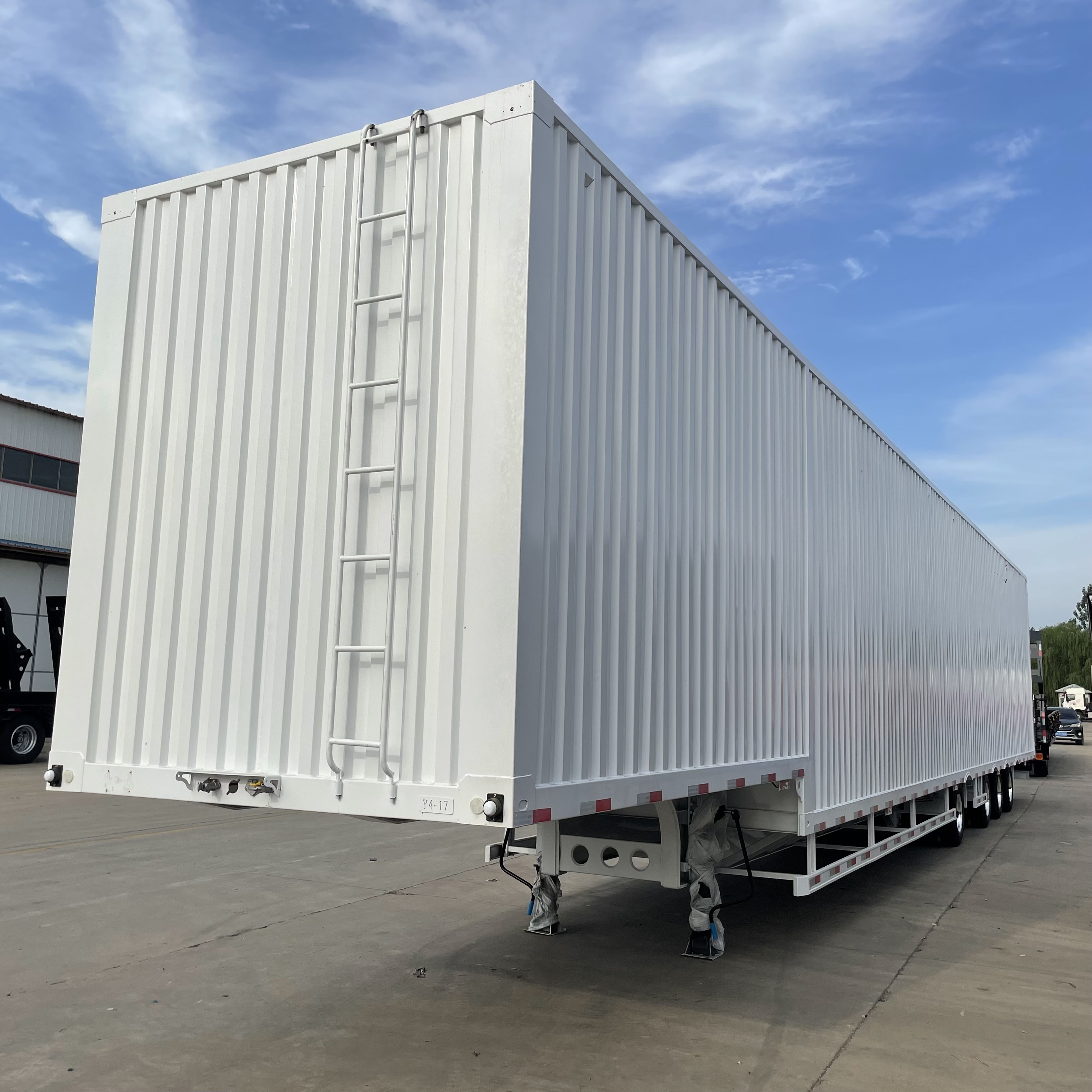 4 Axle 80 Tons Cargo Truck Trailer Bulk Cargo Enclosed Box Semi Trailer