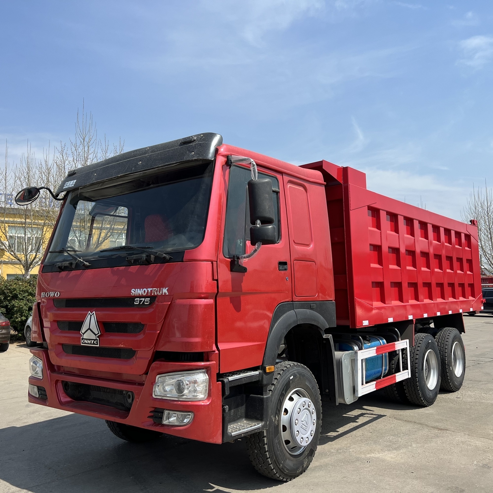 second hand 375hp sinotruck euro3 garbage dump trucks howo 6x4 trash tipper truck