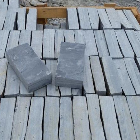 China Natural Grey Slate Driveway Paver Tumbled Cobble Stone Paving Cube Stone Setts For Outdoor Paving Walkway