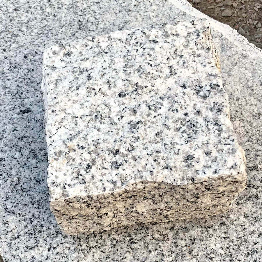 Wholesale Chinese Small Block Grey Granite Black Cobble Stone Outdoor Garden Park Driveway Paving Granite Stone