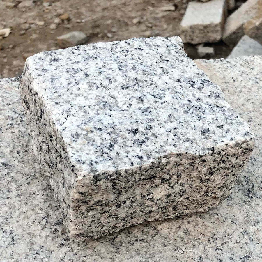 Wholesale Chinese Small Block Grey Granite Black Cobble Stone Outdoor Garden Park Driveway Paving Granite Stone