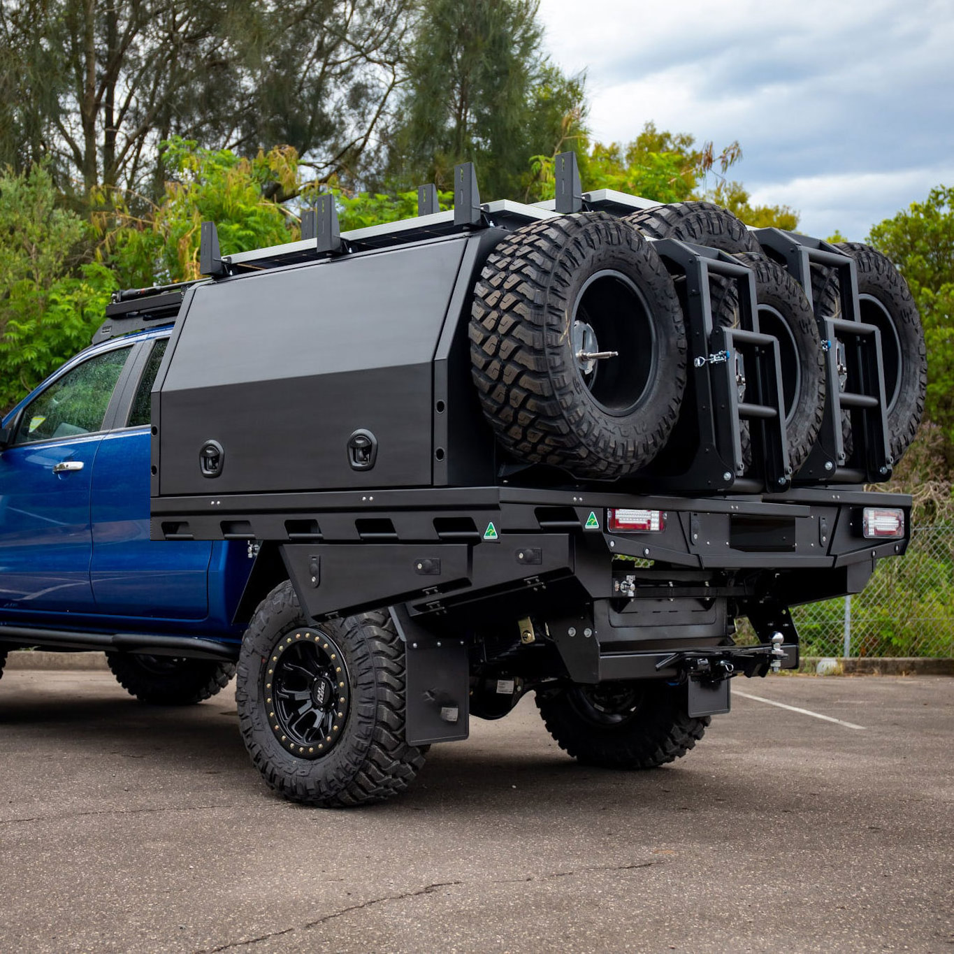 New Customized Truck Toolboxes Aluminium Lift Up Jack Up Black Alloy Aluminium Dual Cab Ute Tray Canopy With Dog Box