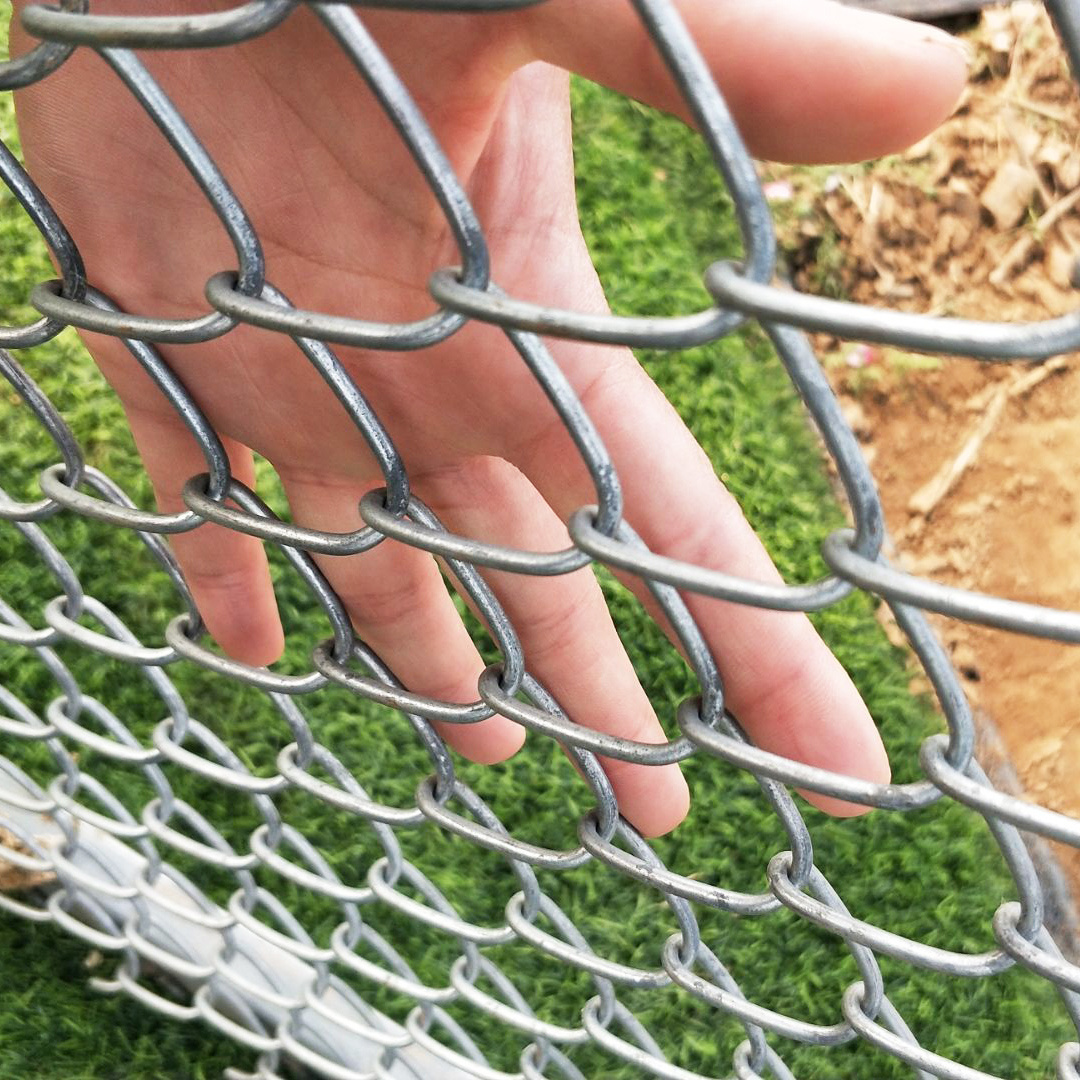 Heavy Duty Used Hot Dipped Galvanized Diamond Wire Mesh Twist Mini Mesh Chain Link Fence Roll 50ft