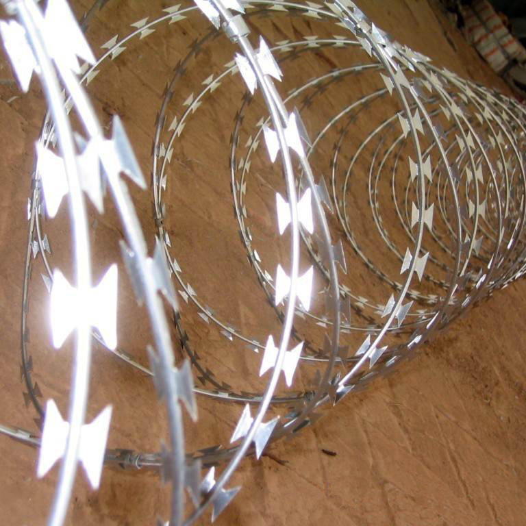 Wholesale Cross Type High Security BTO-22 Galvanized Concertina Razor Wire Fencing With Clips