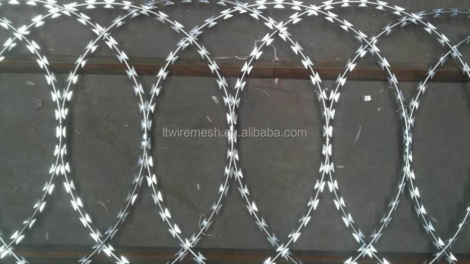 Brightness Surface and Sturdy Barbwire Barbed Wire Fence hot-dipped Galvanized for Building Guardrail Farm Fence Protection