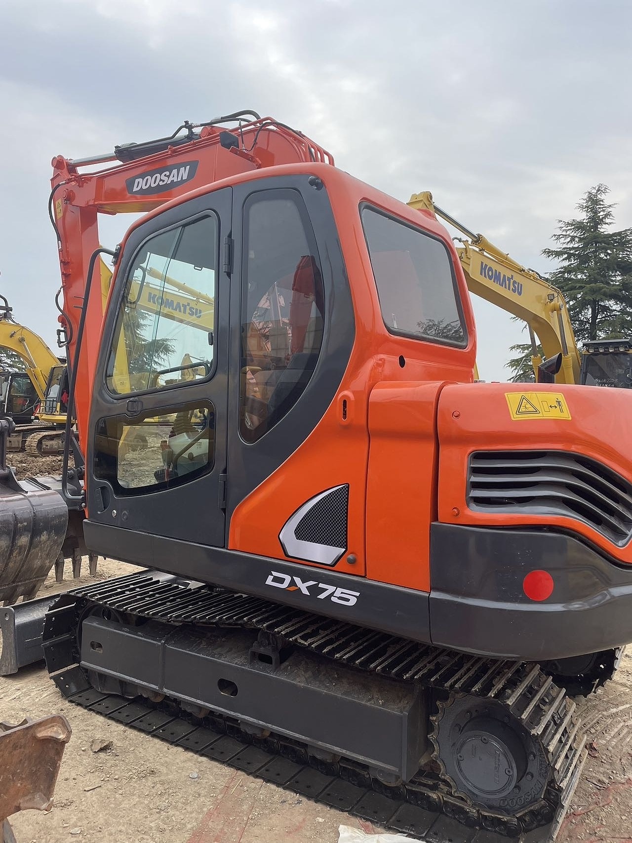 South Korea brand DOOSAN useful second-hand excavator 2022 DOOSAN DX75 excavator