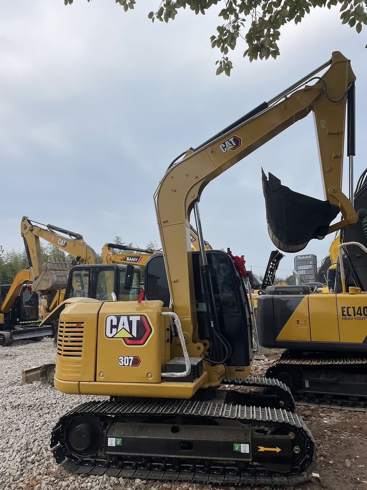 Good performance and functioning second-hand 2022 Caterpillar 307 excavator for sale